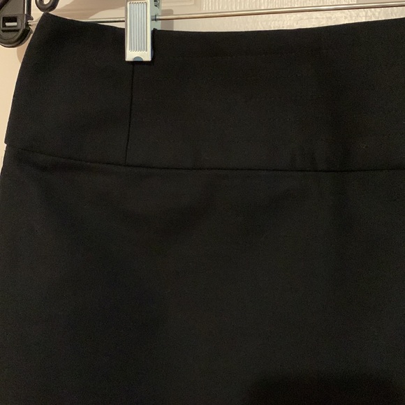 [NWT] Black Banana Republic skirt | Size: 0 - Picture 2 of 7